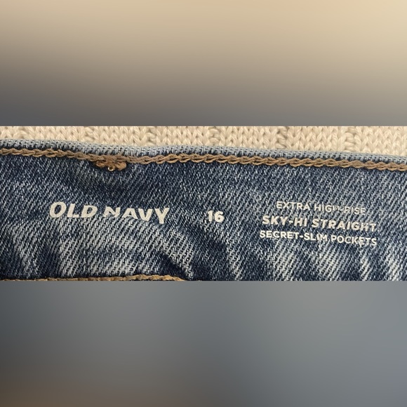 Woman’s OldNavy Jeans Size 16 - Picture 3 of 5